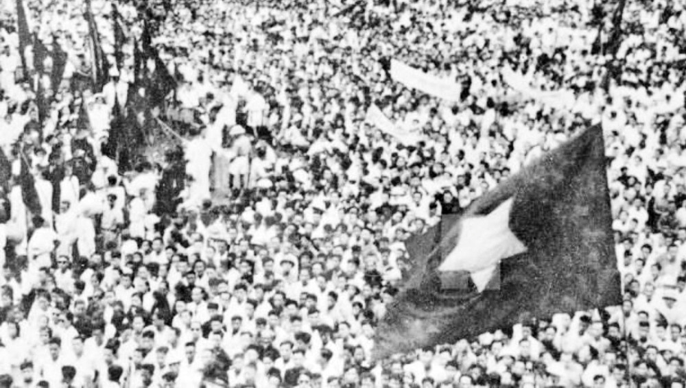 Cuộc khởi nghĩa nổ ra ở Hà Nội ngày 19/8/1945 và giành thắng lợi.